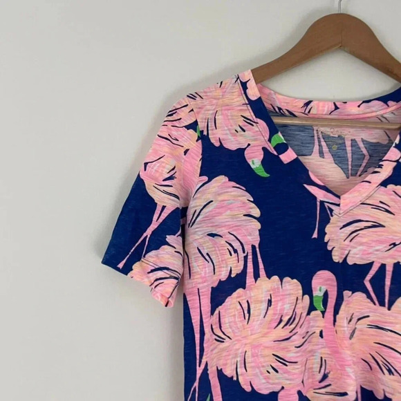 Lilly Pulitzer Ida V Neck T-Shirt in Gimme Some Leg Flamingo Size XS - Picture 6 of 6
